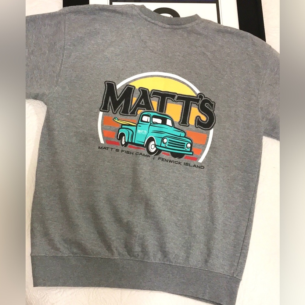 Matt’s Fish Camp Crew Neck Sweatshirt Large